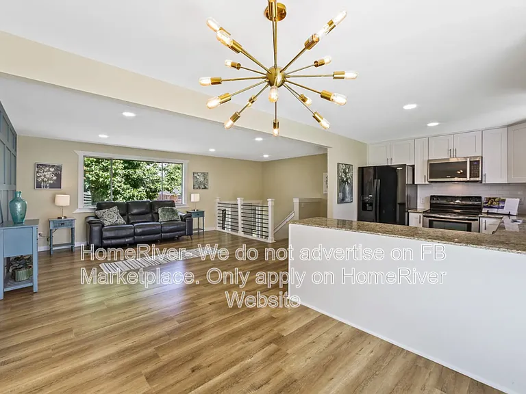 1512 E Crown Ave — Photo 1