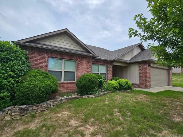 1151 Meadows Dr, Benton, AR 72019