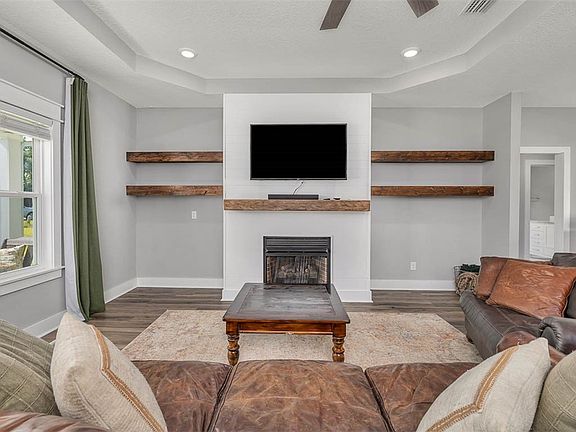 5th image of 12 Hunters Dr