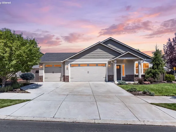 2511 NW Hemlock Way, Redmond, OR 97756