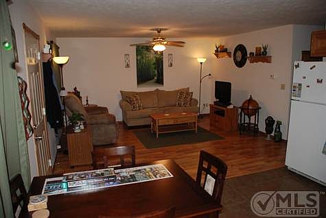 Living room / dining