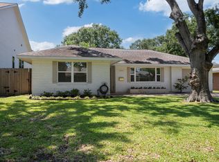 2107 Hewitt Dr, Houston, TX 77018