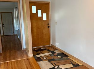 5837 Randolph St, Lincoln, NE 68510