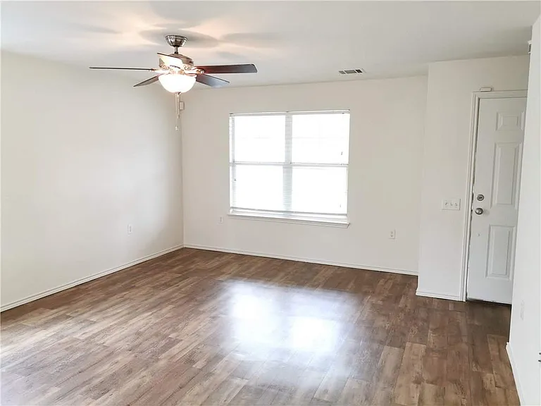 12100 Briarcreek Loop — Photo 3