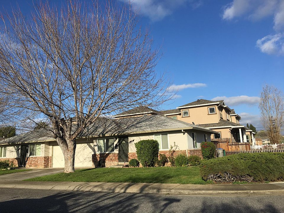1st image of 490 Doma Dr
