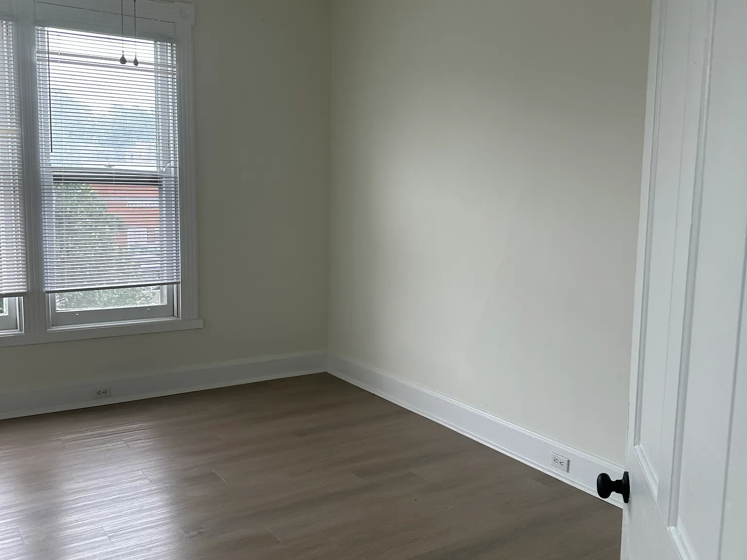 2 bed, $1,300 — Photo 3