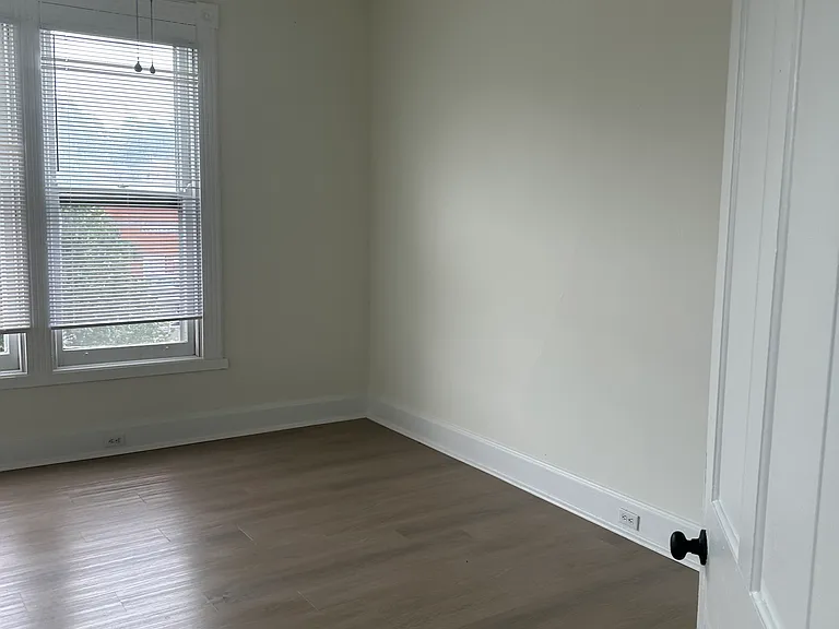 123 6th Ave #2 — Photo 3