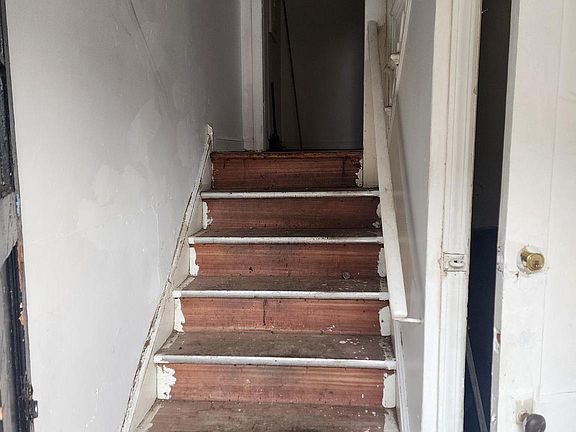 3rd image of 5200 N 8th St