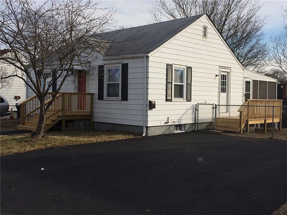1st image of 135 Midwood St