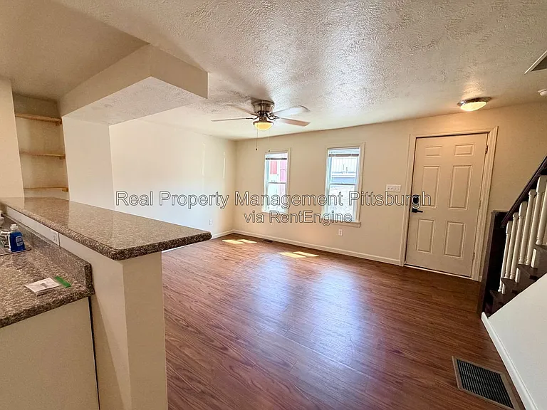 1927 Fox Way — Photo 3