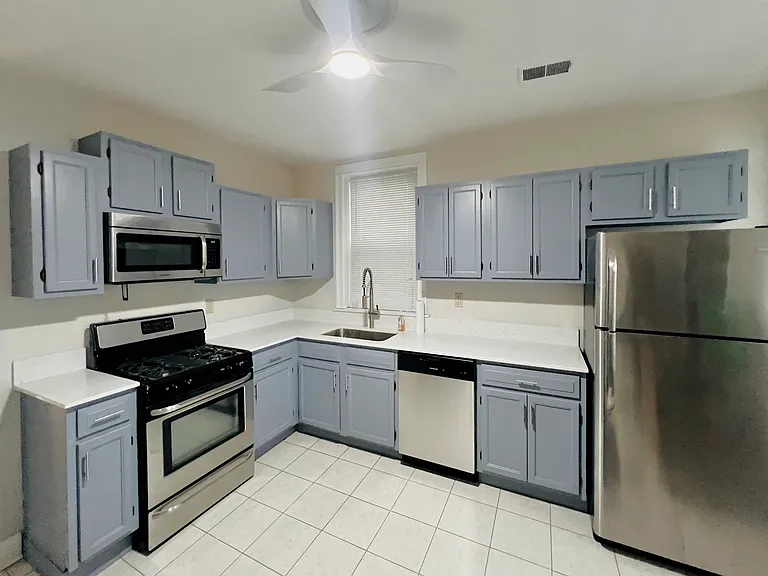 2628 W Chicago Ave #2 — Photo 2