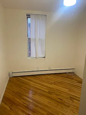 Rented by Ambassador Realty Co | media 2