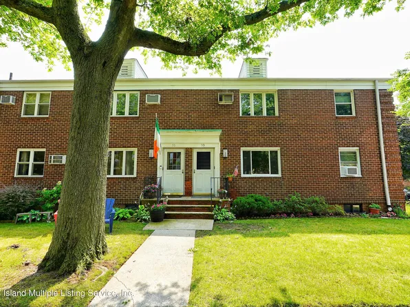 55 Seth Ct, Staten Island, NY 10301