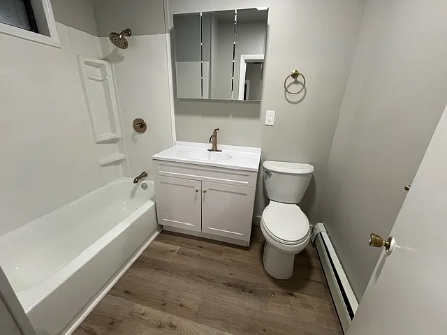 312 E Water St — Photo 2