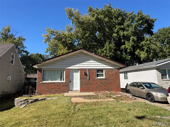 12047 Larimore Rd, Saint Louis, MO 63138