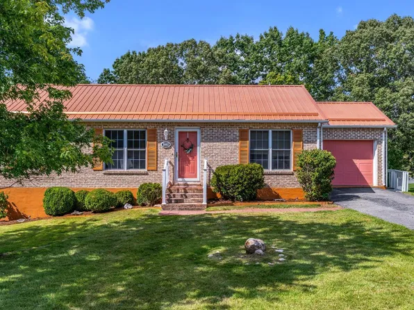 3002 Wilson St, Bedford, VA 24523