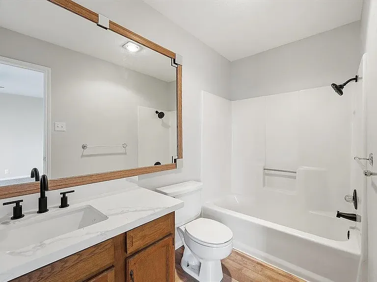 1182 Green Meadow St — Photo 3