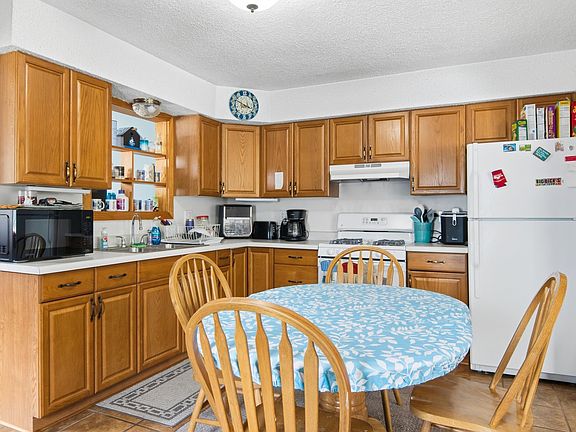 5th image of 1836 Hanmer Rd