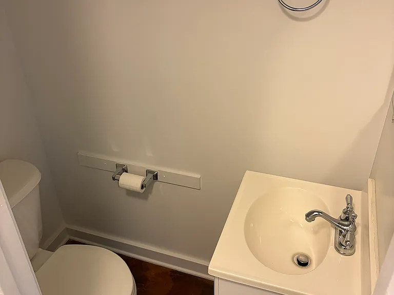 31 Cottage Ln — Photo 9