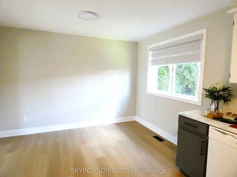 98 Barton St #2 — Photo 22