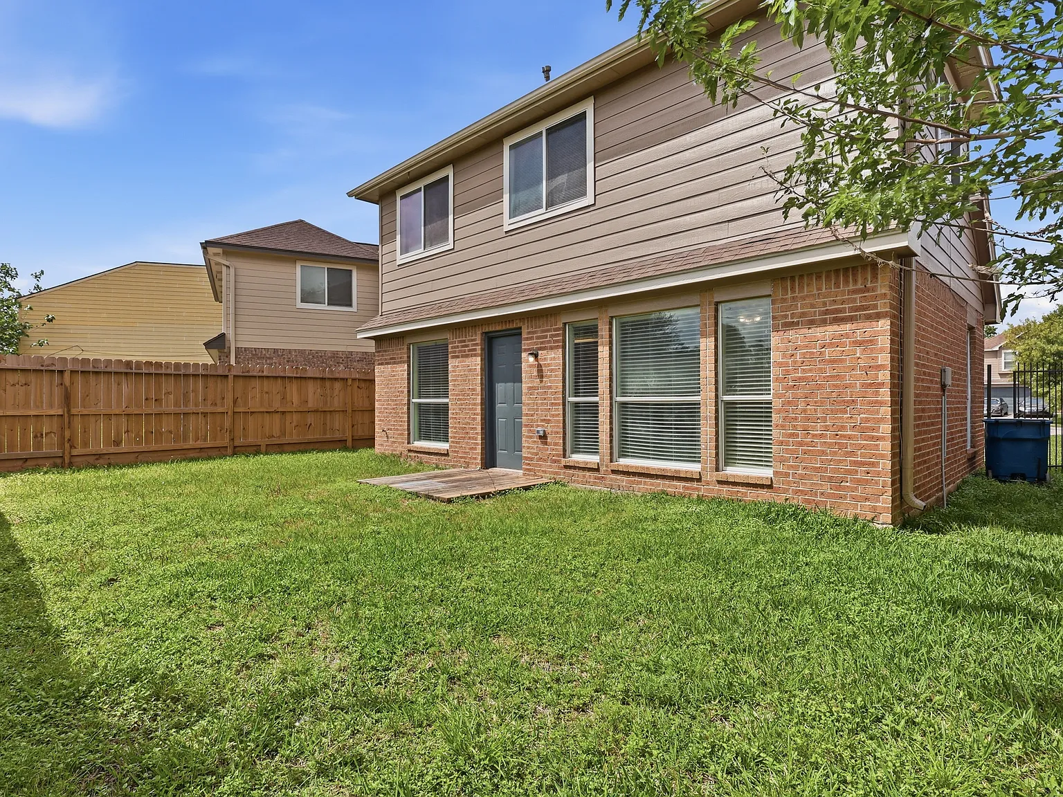 Sterling Green Village & Sheldon Ranch Apartments — Photo 1