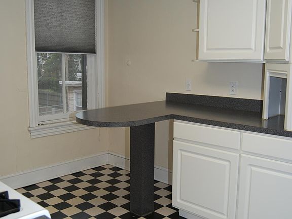 Eat in kitchen with laundry (full size).