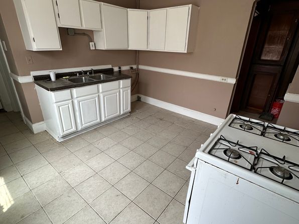 21 Howard St #3