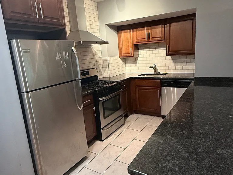 244 Allen St #6 — Photo 3