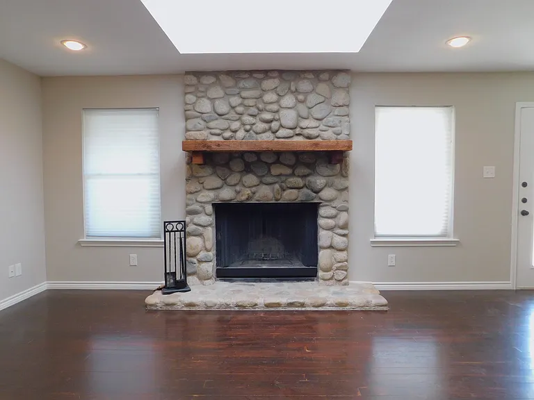 897 John George Ln — Photo 11