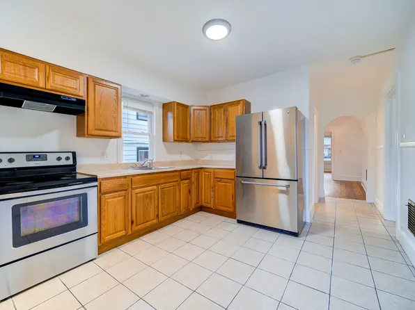 47 Manitou Ave Floor 2, Poughkeepsie, NY 12603