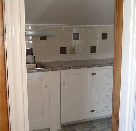 APARTMENT PANTRY 053