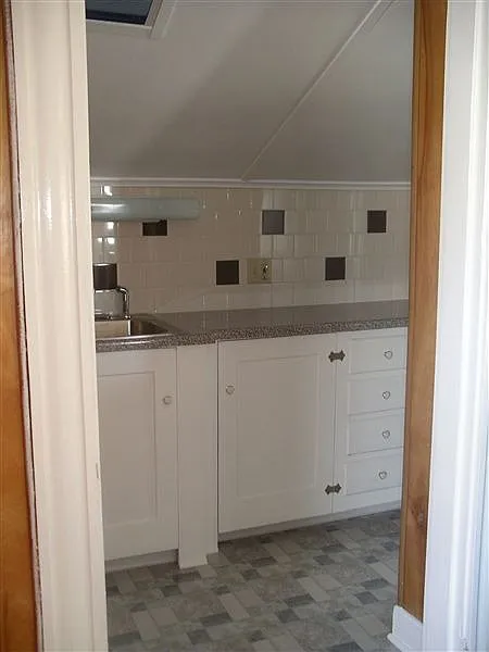 APARTMENT PANTRY 053