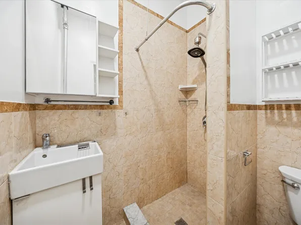 232 Kingsland Avenue image 5 of 5