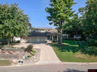 811 5th Ave NE, Waseca, MN 56093