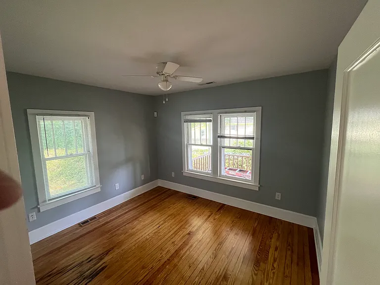 2024 Rhodes Ave — Photo 6