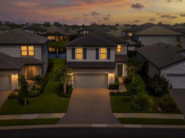 5752 Silverside Pine Ct, Lakewood Ranch, FL 34211