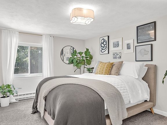 4th image of 33 Lodgen Ct APT 1F