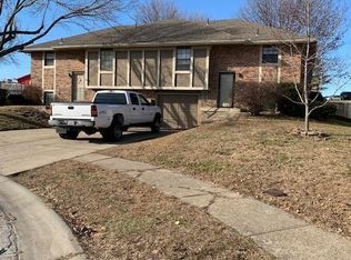 618 SE Kristi Ln APT A, Lees Summit, MO 64063