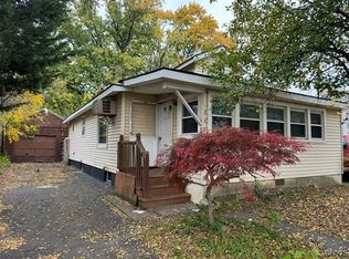 207 Brookline Rd, Syracuse, NY 13208