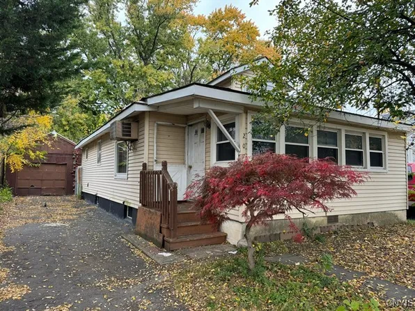 207 Brookline Rd, Syracuse, NY 13208