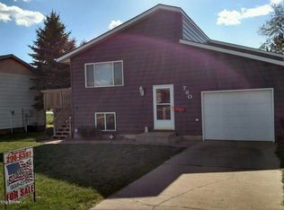 780 5th Ave SW, Dickinson, ND 58601