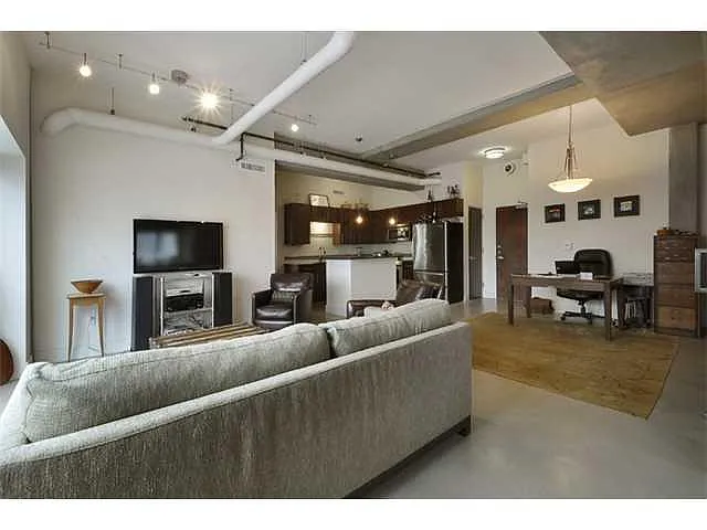Building Photo - 800 Brazos St #1301