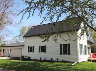 226 2nd Ave, Lodi, WI 53555