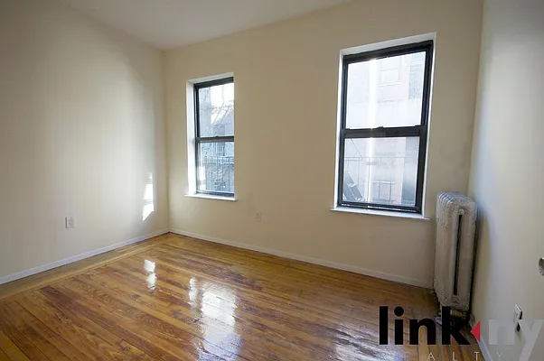 Rented by Link NY Realty | media 25