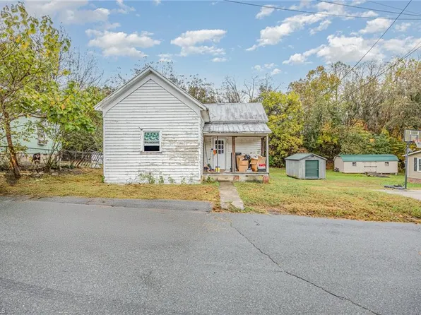 322 Bristol St, Lexington, NC 27292