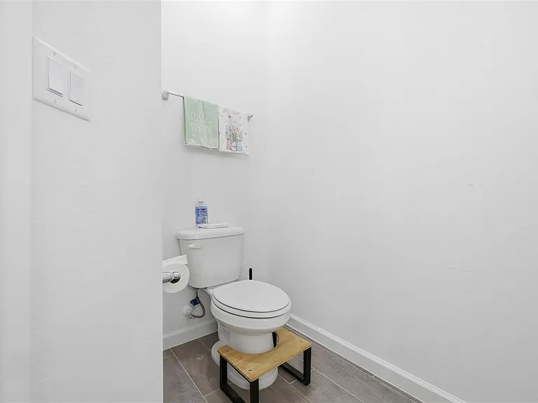 9068 Cape Cod Rd — Photo 17