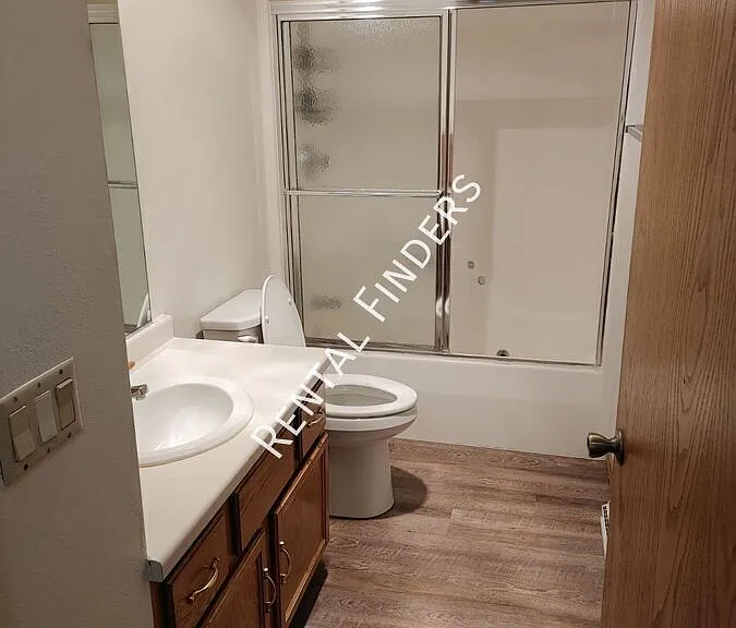 600 S Westland Dr #B — Photo 7