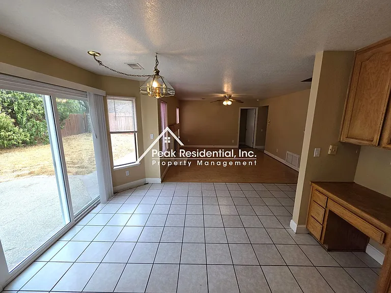 8101 Morgan Hill Way — Photo 10