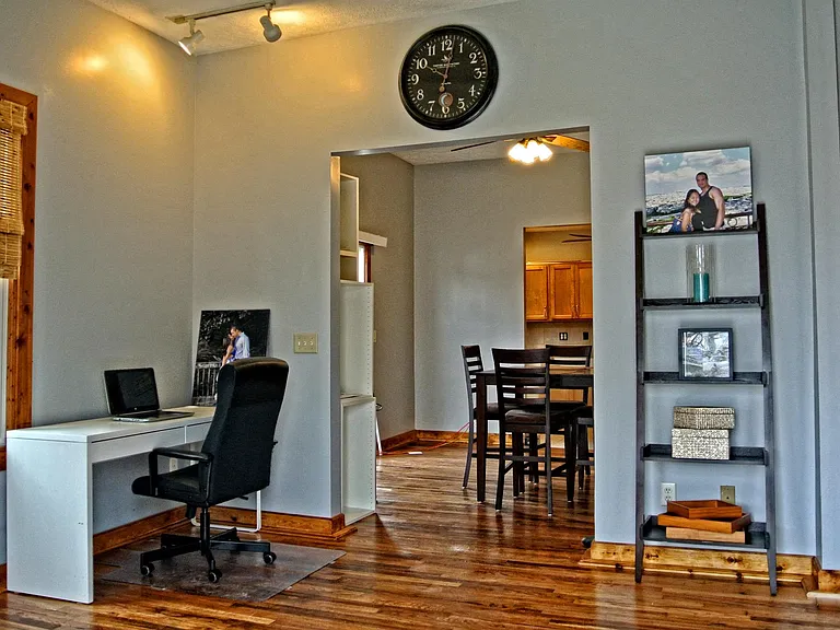 1104 W Taylor St — Photo 6