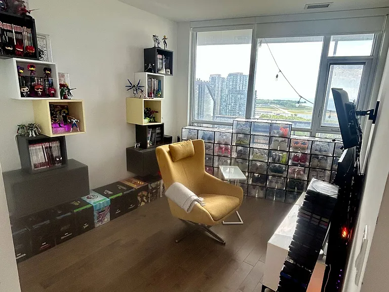 30 Ordnance St #2402 — Photo 19